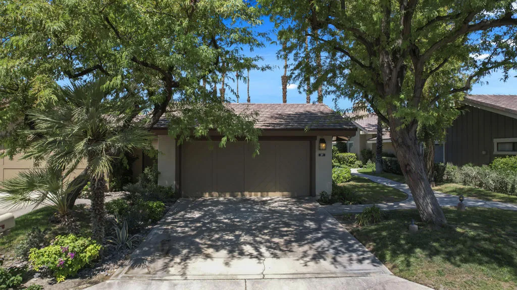 31 Blue River Drive, Palm Desert, California 92211 home-pic-27