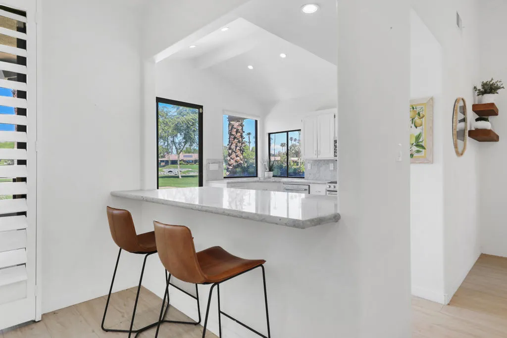 31 Blue River Drive, Palm Desert, California 92211 home-pic-4