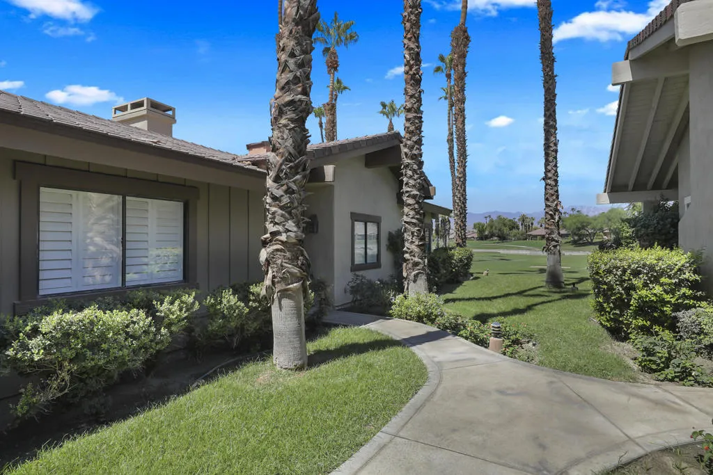 31 Blue River Drive, Palm Desert, California 92211 home-pic-28