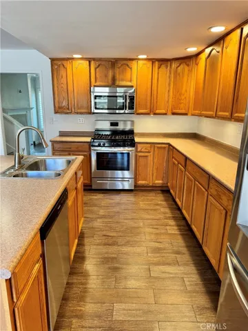21752 Lake Vista Drive, Lake Forest, California 92630