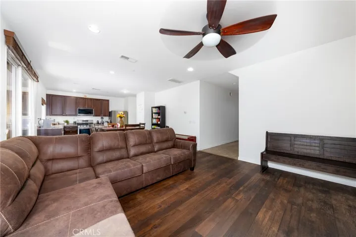 5534 Hartness Court, Fontana, California 92336