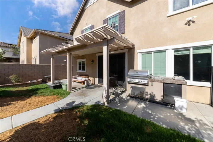5534 Hartness Court, Fontana, California 92336