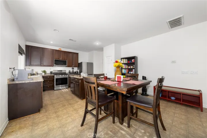 5534 Hartness Court, Fontana, California 92336