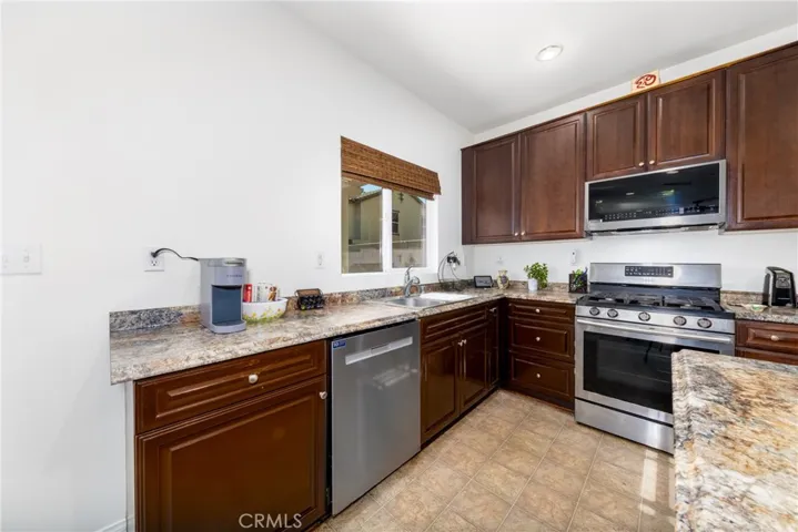 5534 Hartness Court, Fontana, California 92336