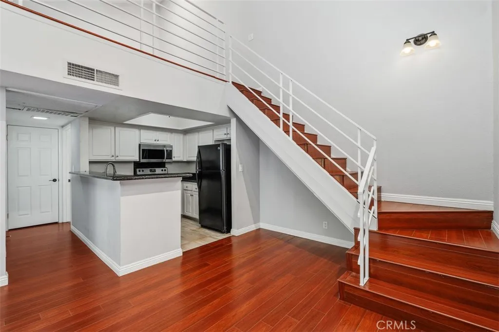 gallery-image 4