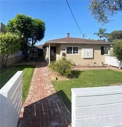 1121 9th Street, Manhattan Beach, California 90266, 2 Bedrooms Bedrooms, ,1 BathroomBathrooms,Residential Lease,For Rent,9th,SB25164014