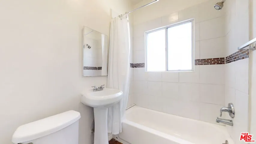 738 New Hampshire Avenue 206, Los Angeles, California 90005