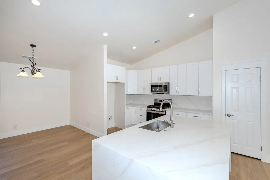80675 Independence Avenue, Indio, California 92201 home-pic-10