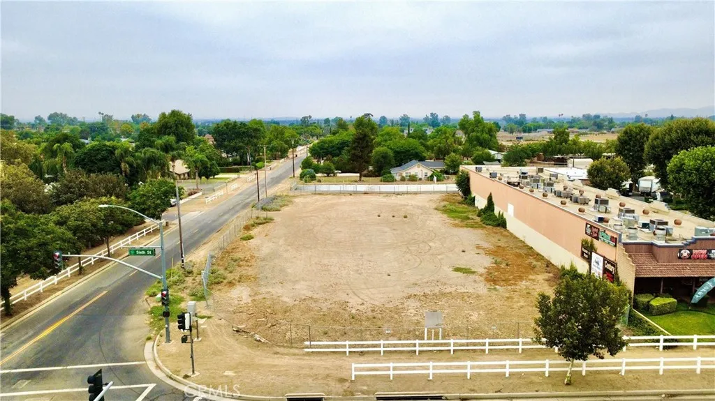 0 6th & Corona