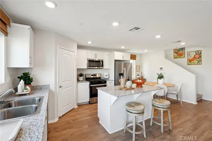 MODEL HOME