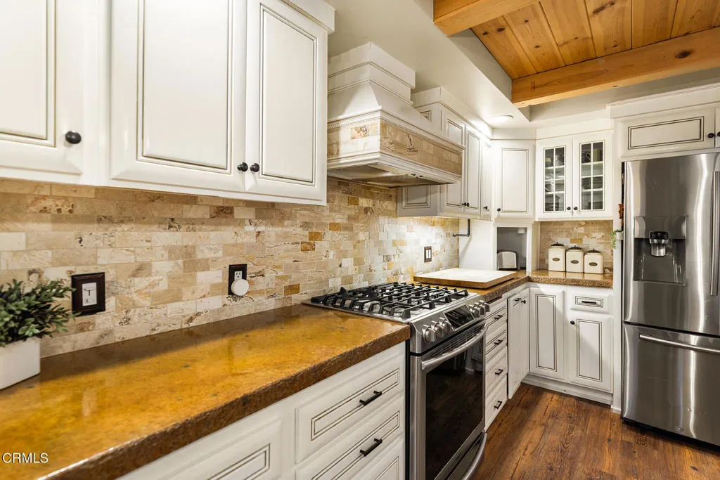 12475 Christmas Tree Road, Ojai, California 93023 home-pic-9