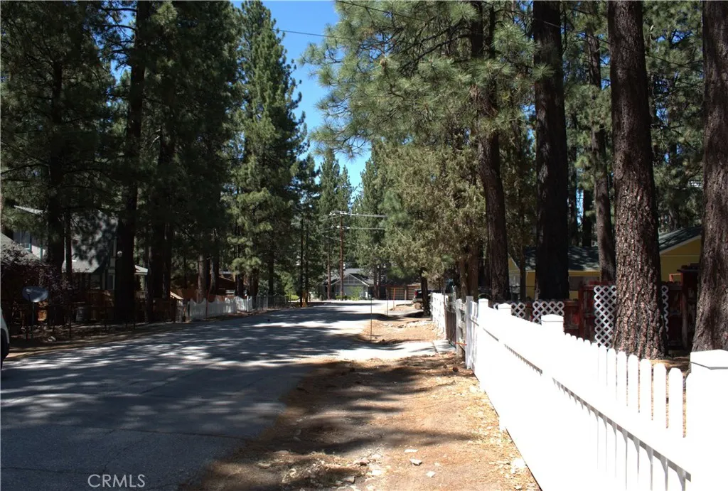 437 Chickadee Drive, Big Bear Lake, California 92315 home-pic-27