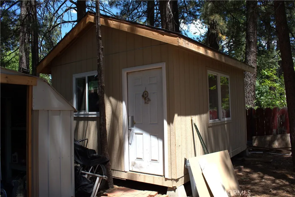 437 Chickadee Drive, Big Bear Lake, California 92315 home-pic-23