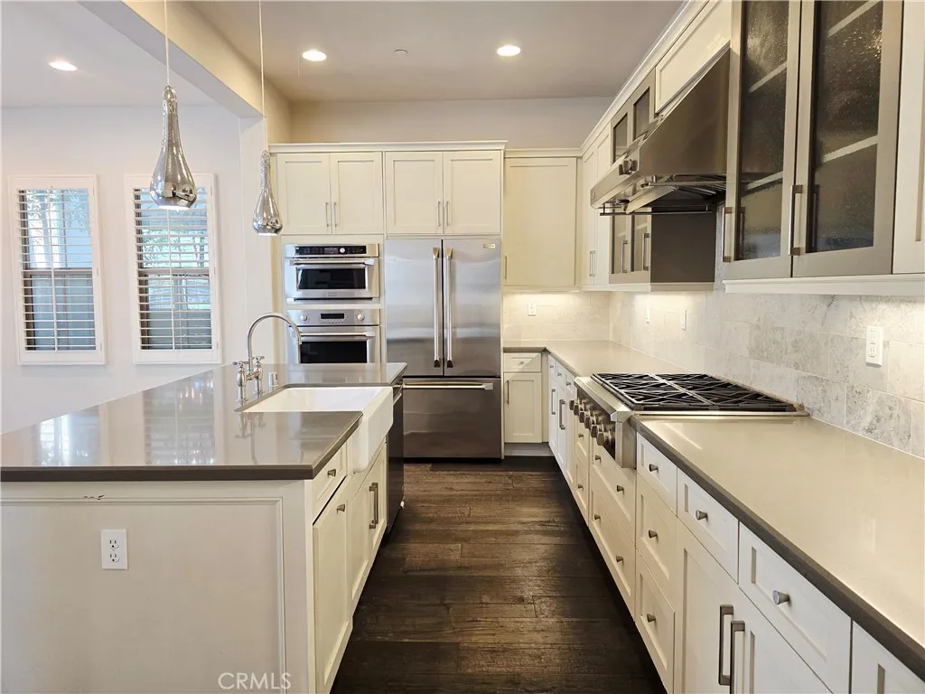 101 Newall, Irvine, California 92618 home-pic-8
