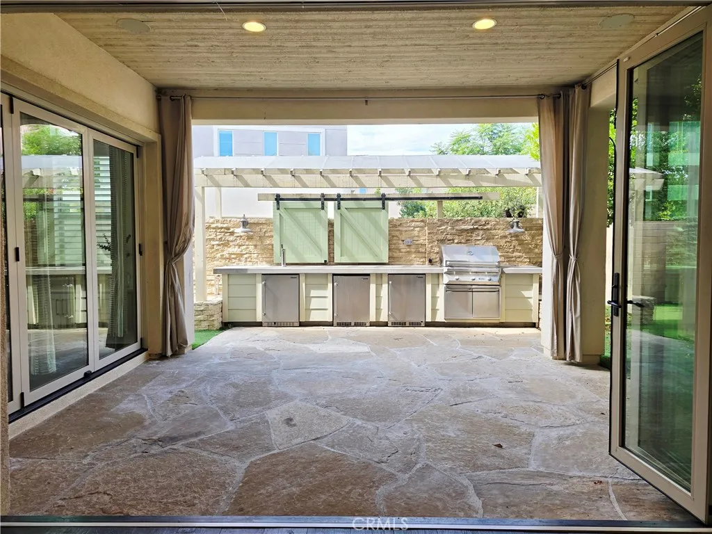 101 Newall, Irvine, California 92618 home-pic-23