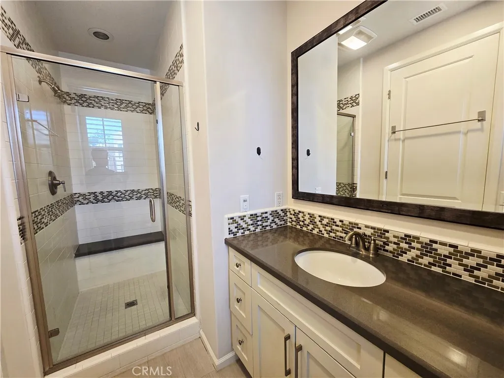 101 Newall, Irvine, California 92618 home-pic-15