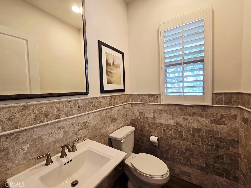 101 Newall, Irvine, California 92618 home-pic-14