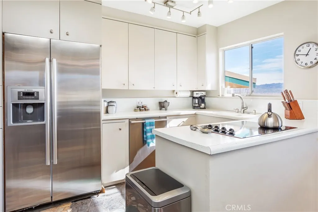 57249 Farrelo Road, Yucca Valley, California 92284 home-pic-13