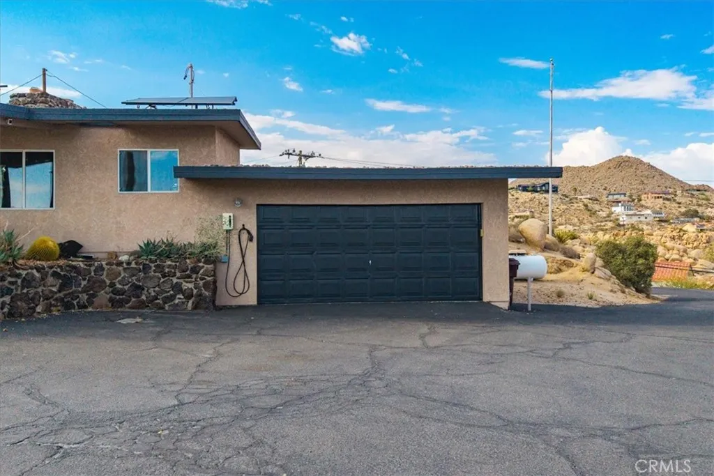 57249 Farrelo Road, Yucca Valley, California 92284 home-pic-45