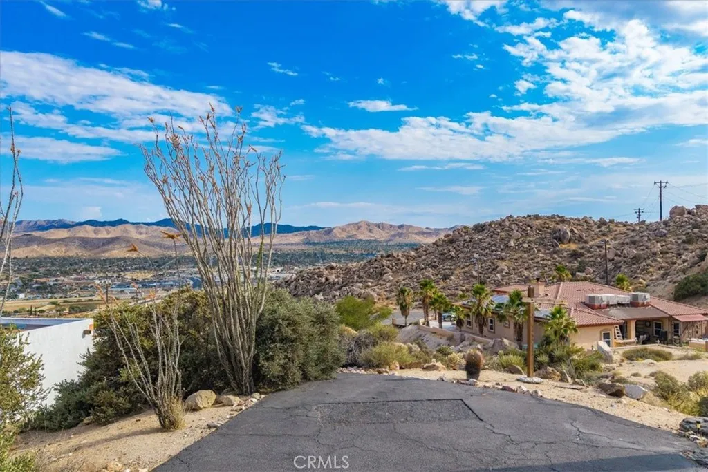57249 Farrelo Road, Yucca Valley, California 92284 home-pic-41