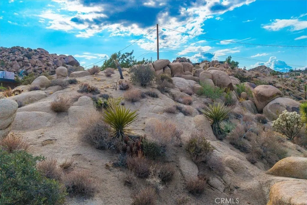 57249 Farrelo Road, Yucca Valley, California 92284 home-pic-37