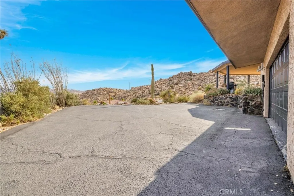 57249 Farrelo Road, Yucca Valley, California 92284 home-pic-21