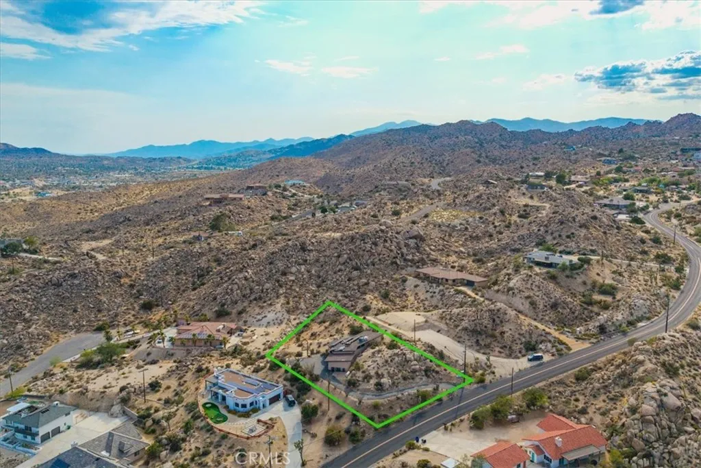 57249 Farrelo Road, Yucca Valley, California 92284 home-pic-44