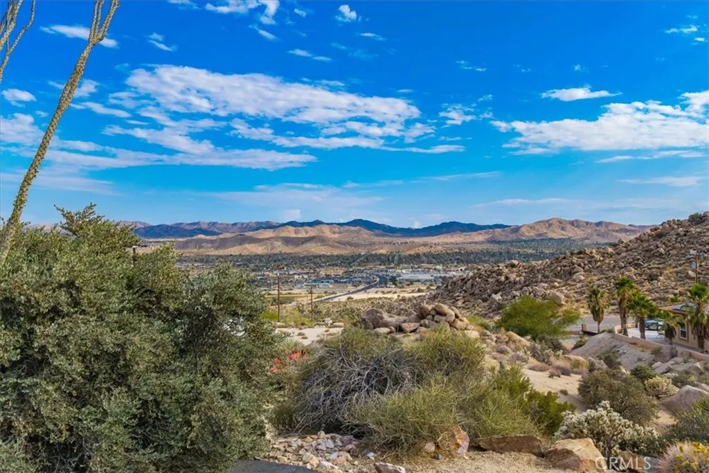 57249 Farrelo Road, Yucca Valley, California 92284 home-pic-36