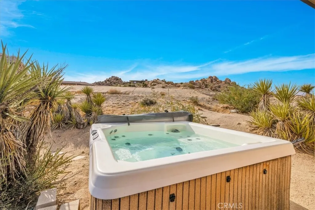 57249 Farrelo Road, Yucca Valley, California 92284 home-pic-25