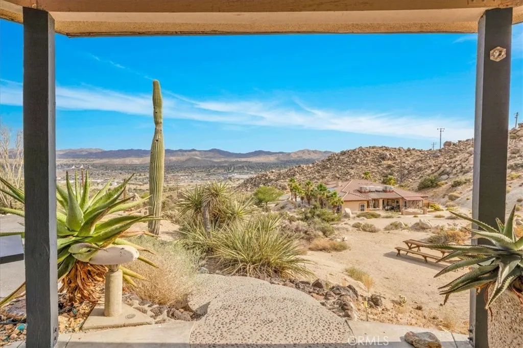 57249 Farrelo Road, Yucca Valley, California 92284 home-pic-22