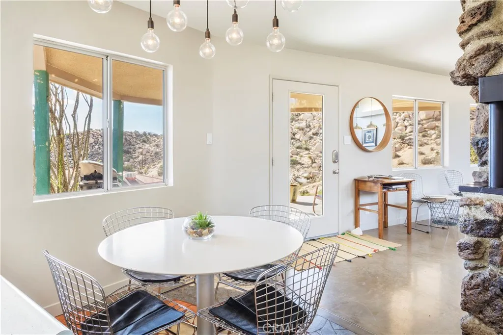 57249 Farrelo Road, Yucca Valley, California 92284 home-pic-12