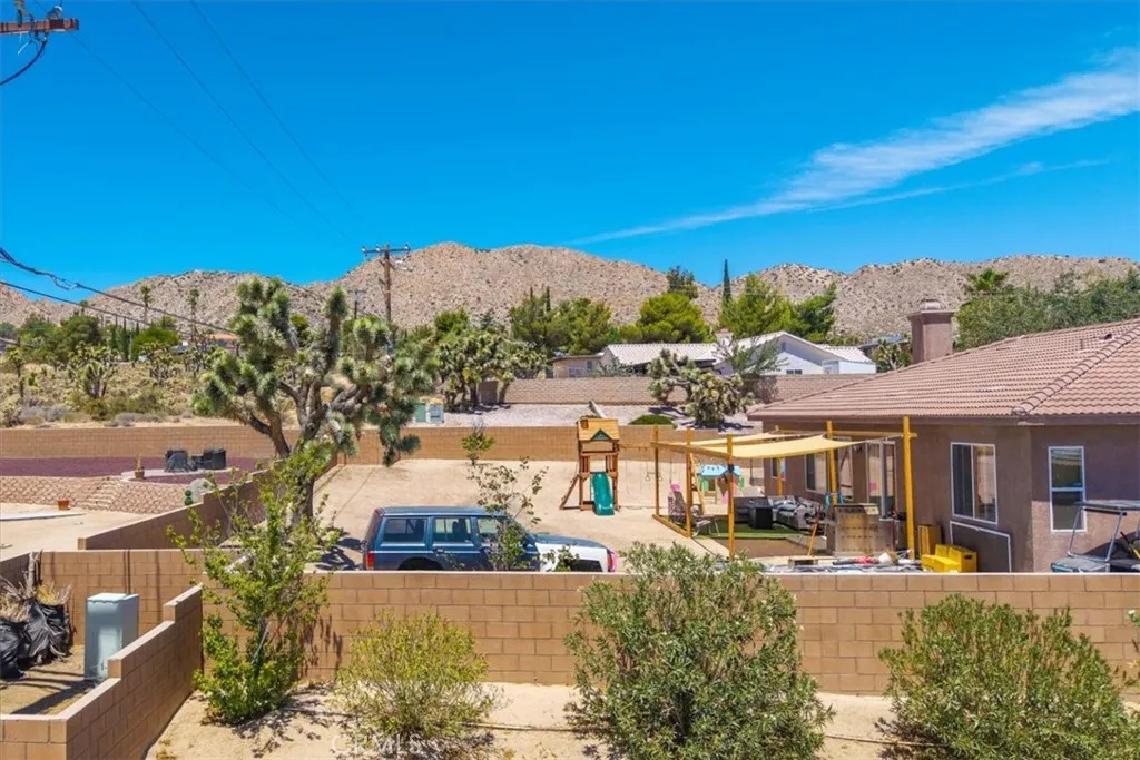 7622 San Remo Trail, Yucca Valley, California 92284 home-pic-44