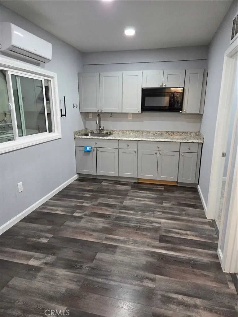 24363 Delphinium Avenue, Moreno Valley, California 92553, 2 Bedrooms Bedrooms, ,1 BathroomBathrooms,Residential Lease,For Rent,Delphinium,IV25164240