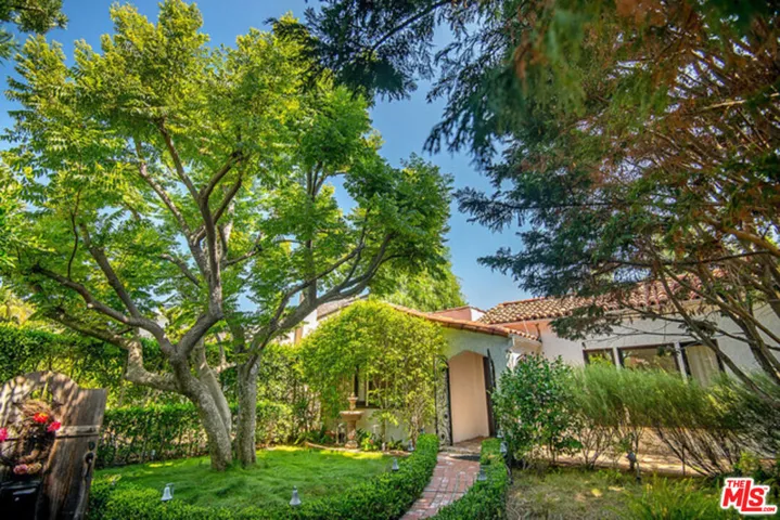 921 26th Street, Santa Monica, California 90403