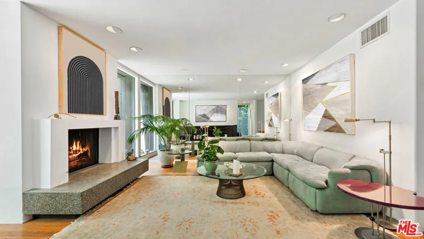 853 S Bundy Drive, Los Angeles, California 90049