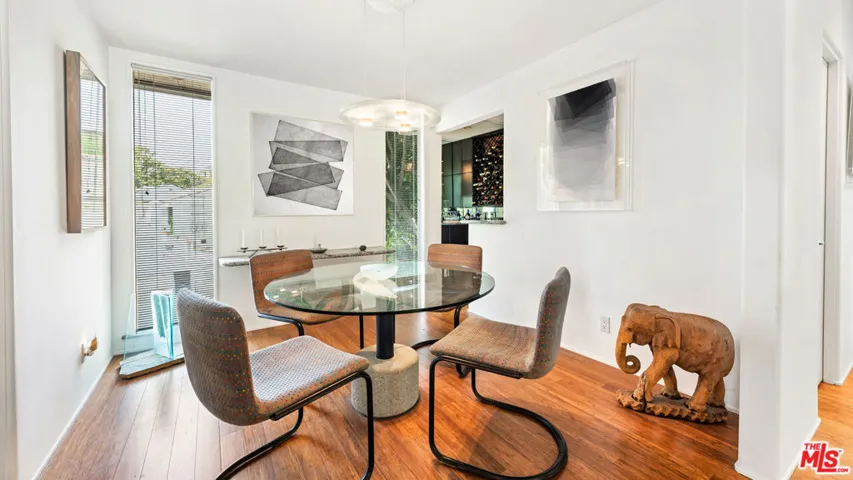853 S Bundy Drive, Los Angeles, California 90049