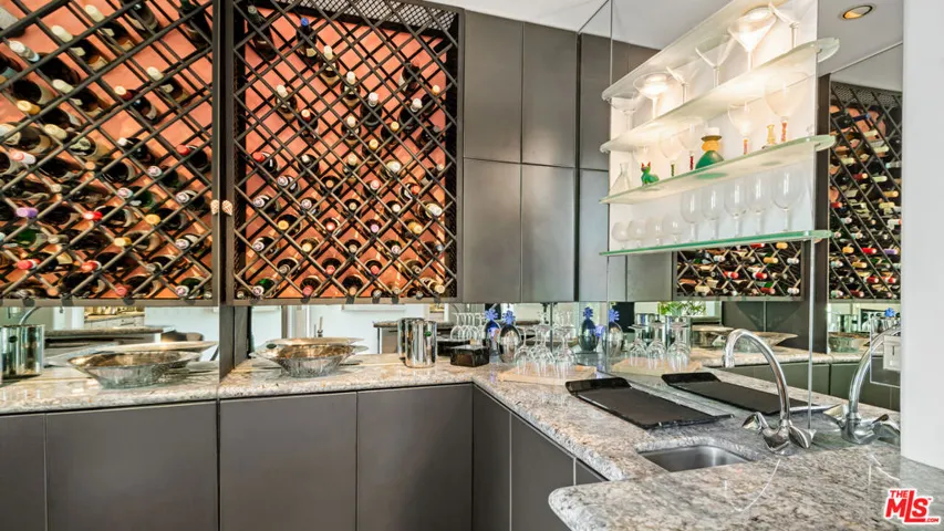 853 S Bundy Drive, Los Angeles, California 90049