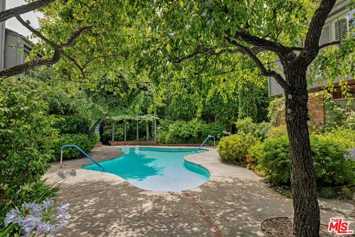 853 S Bundy Drive, Los Angeles, California 90049