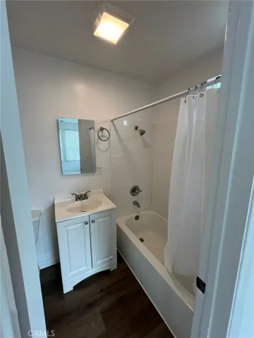 1727 Pine Avenue, Long Beach, California 90813