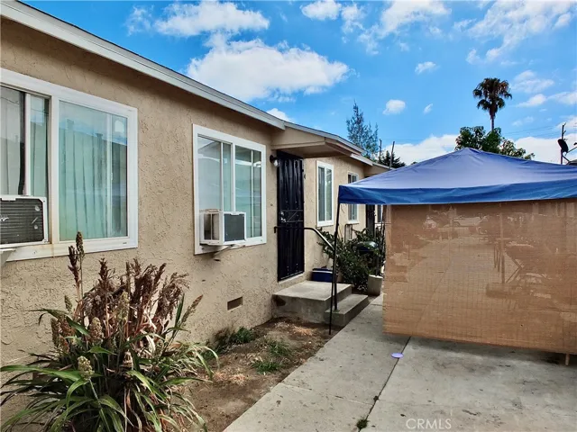 1727 Pine Avenue, Long Beach, California 90813