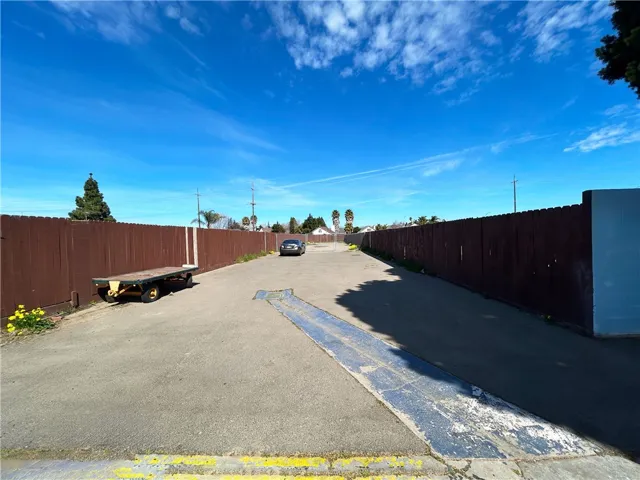 435 E Newlove Drive, Santa Maria, California 93454