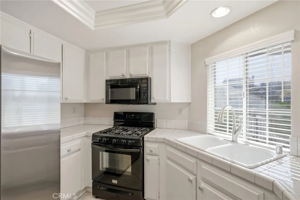 28355 Via Cascadita, Menifee, California 92585 home-pic-10