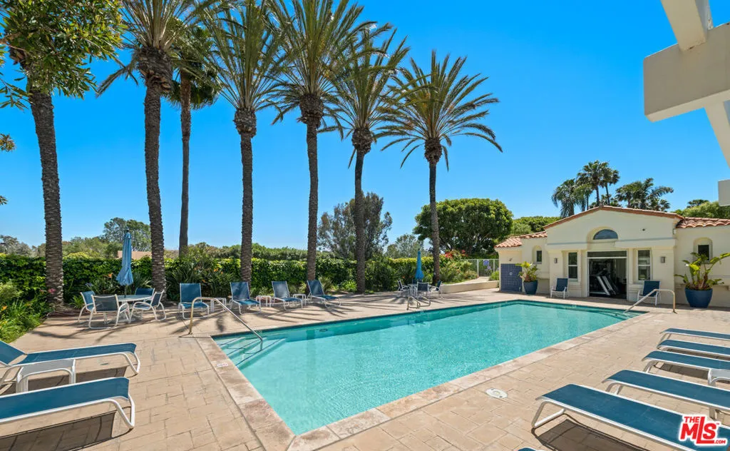 6465 Zuma View Place 162, Malibu, California 90265, 3 Bedrooms Bedrooms, ,3 BathroomsBathrooms,Residential Lease,For Rent,Zuma View,25568391