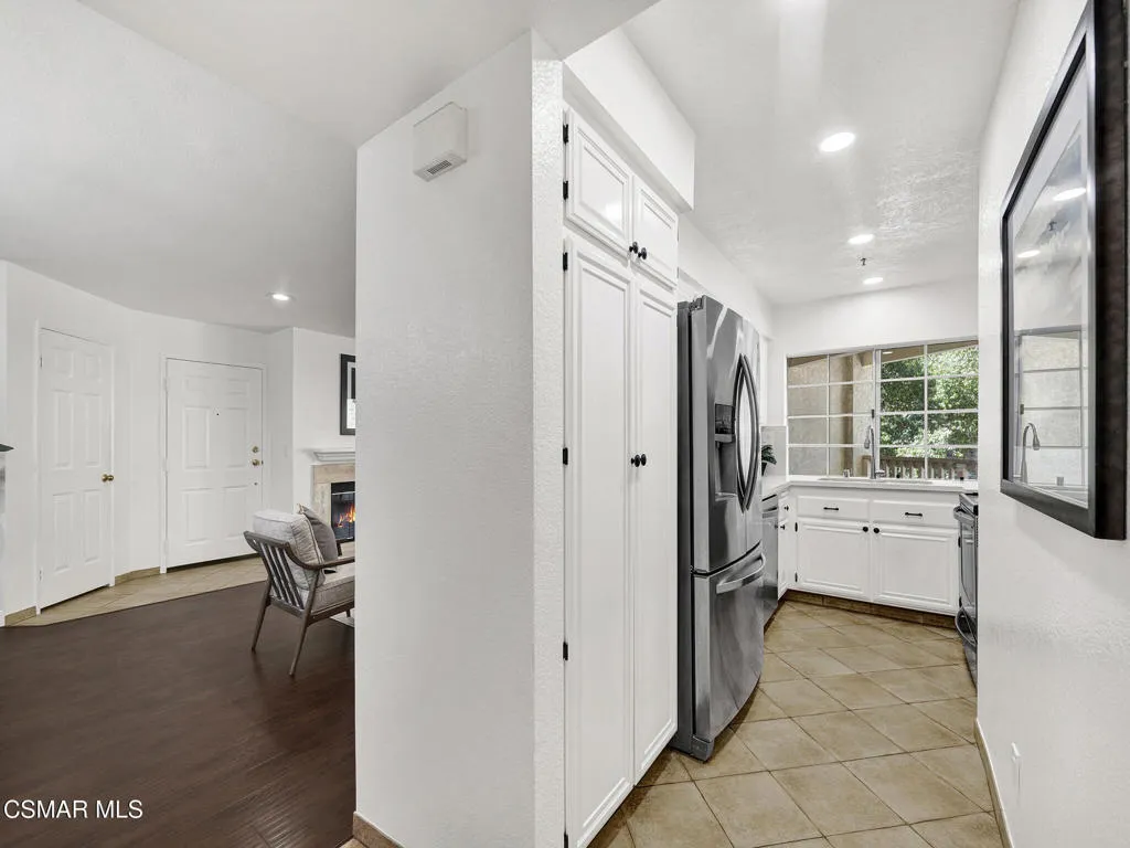5837 Oak Bend Ln 307, Oak Park, California 91377 home-pic-11