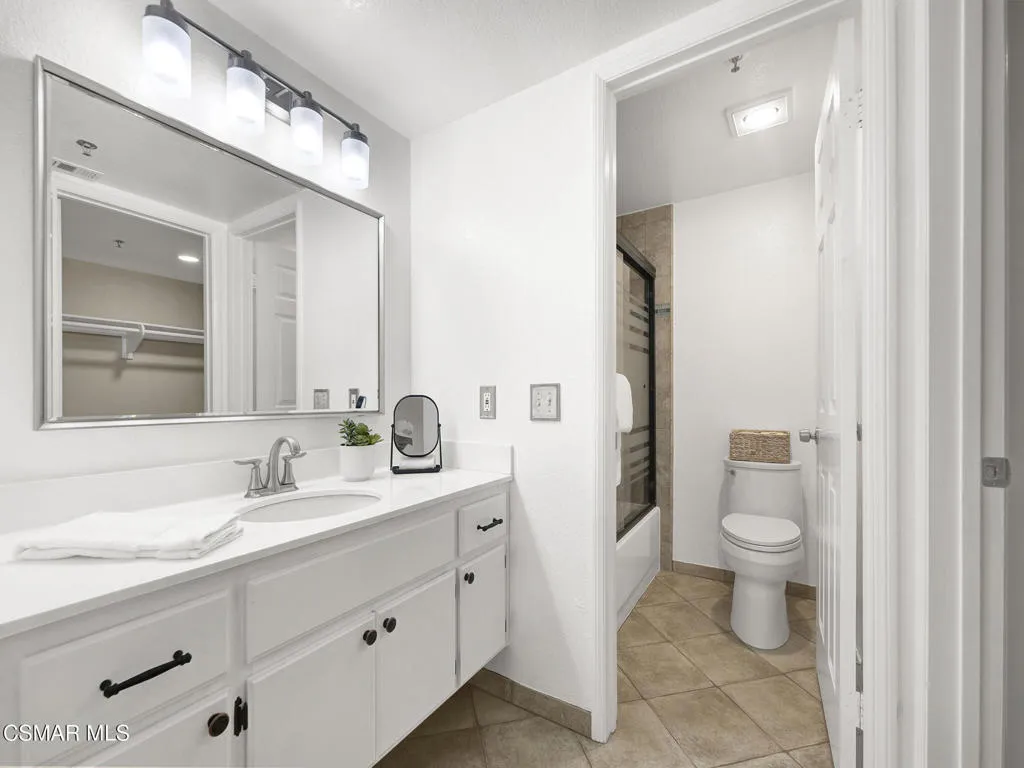 5837 Oak Bend Ln 307, Oak Park, California 91377 home-pic-15