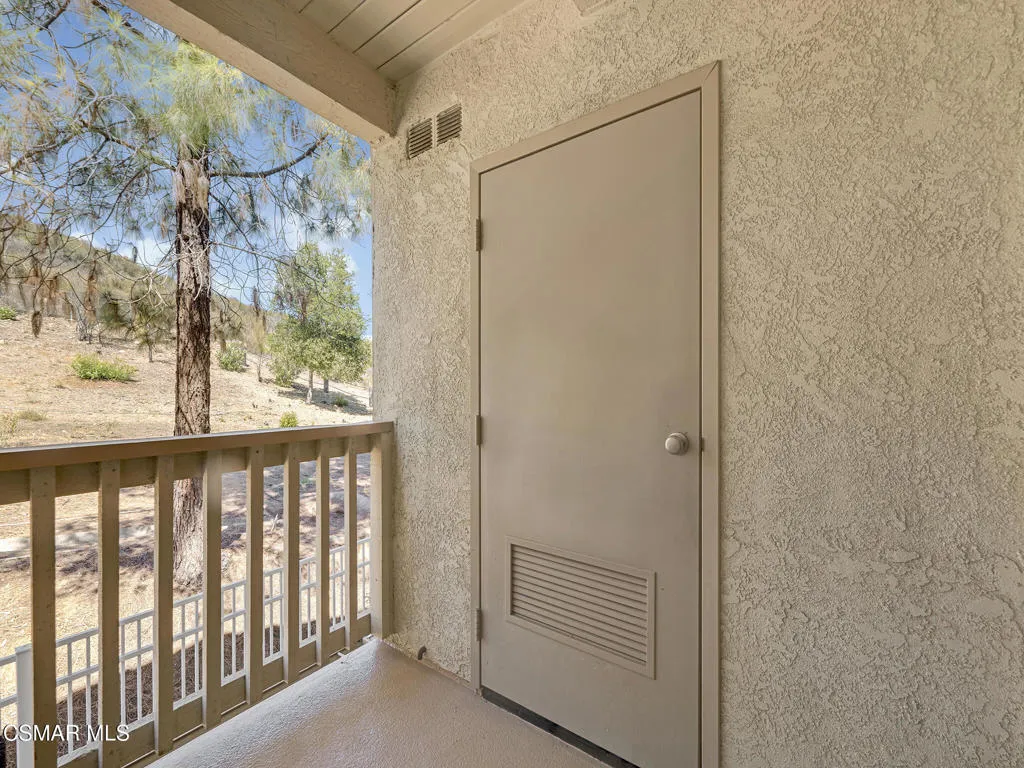 5837 Oak Bend Ln 307, Oak Park, California 91377 home-pic-22