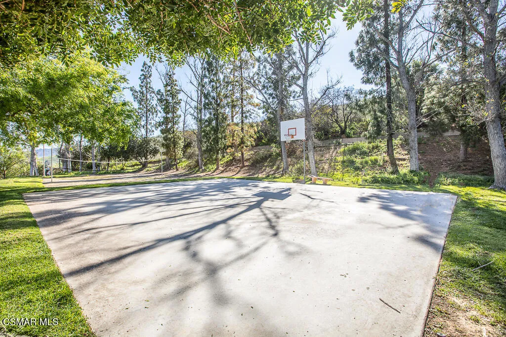 5837 Oak Bend Ln 307, Oak Park, California 91377 home-pic-39