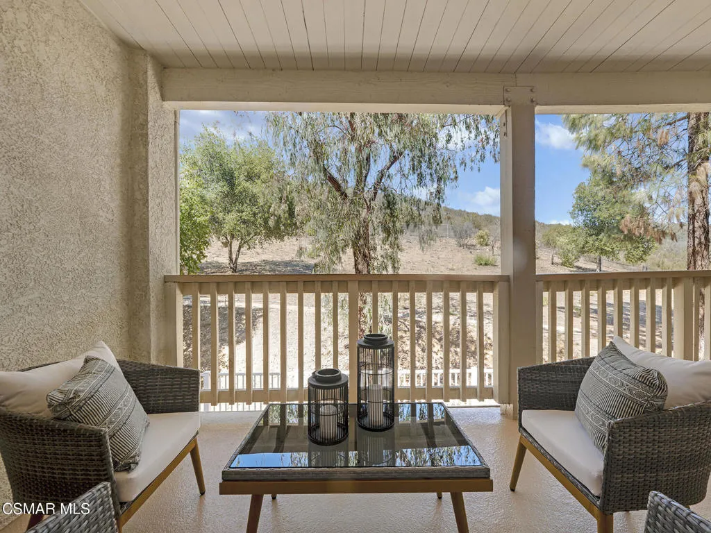 5837 Oak Bend Ln 307, Oak Park, California 91377 home-pic-25