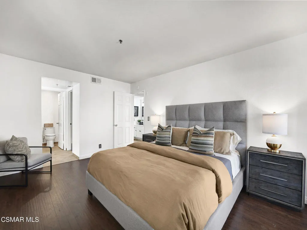 5837 Oak Bend Ln 307, Oak Park, California 91377 home-pic-20