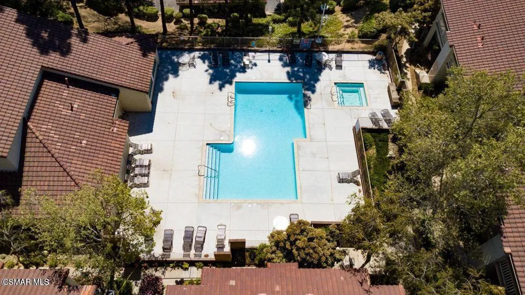 5837 Oak Bend Ln 307, Oak Park, California 91377 home-pic-30